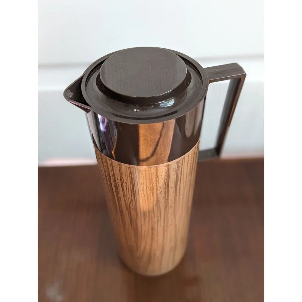 VTG Aladdin Beverage Butler Vacuum Insulted Pitcher 1 Quart Faux Wood Brown 4460